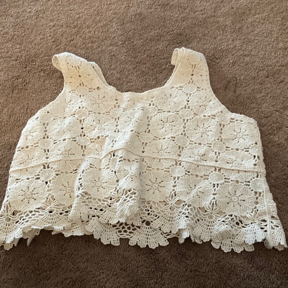 Elegant Cream Crochet Camisole - Picture 1 of 3